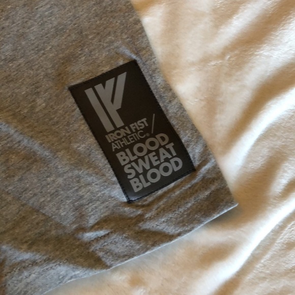 Iron Fist Kettle Bell Reactive Tee, size M NWT - Picture 2 of 7